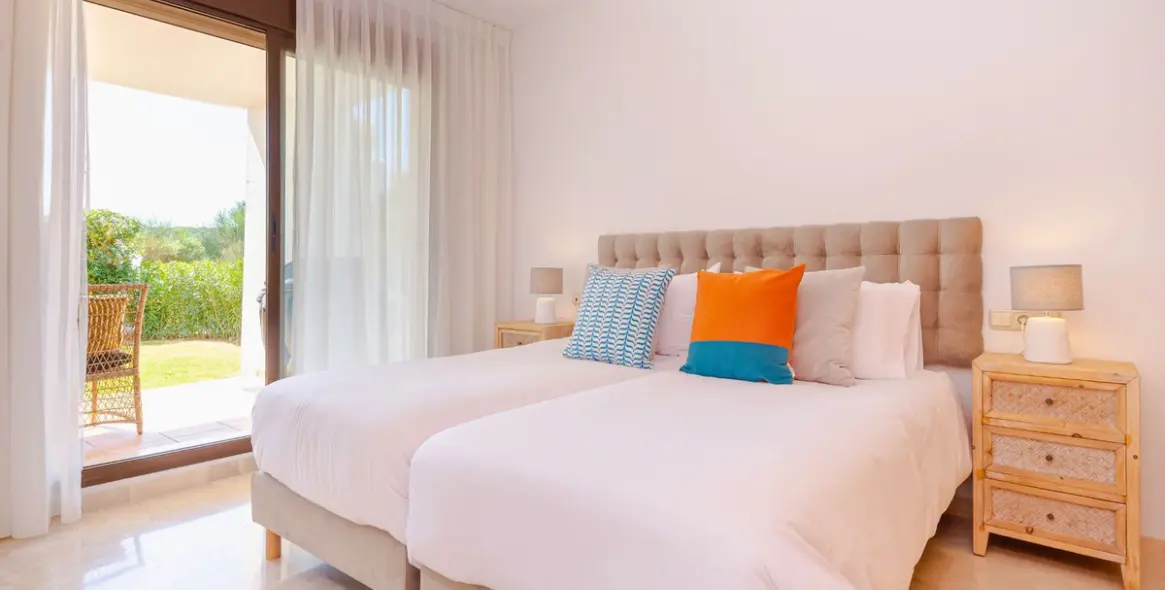 Продажа апартаментов на первом этаже в Casares Playa 23