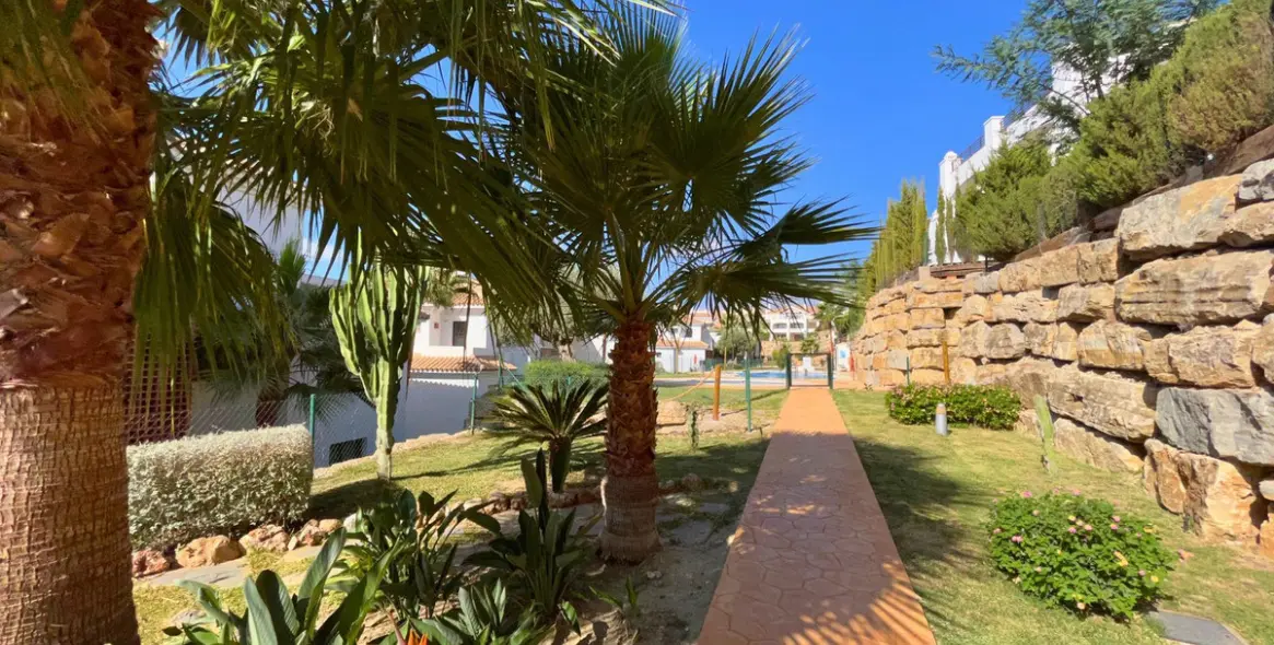 Продажа апартаментов на первом этаже в Casares Playa 27