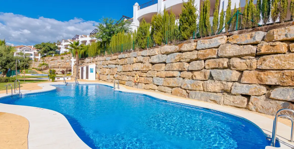 Продажа апартаментов на первом этаже в Casares Playa 28