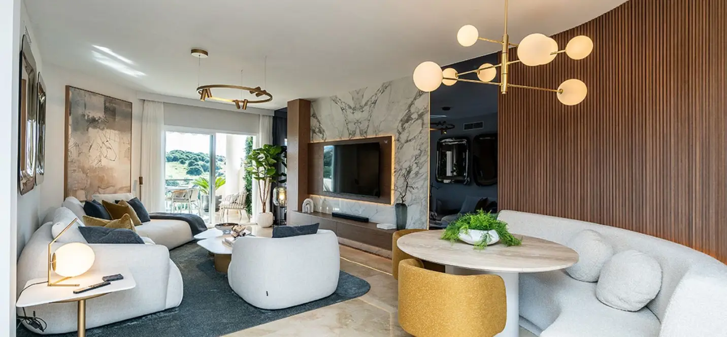 Продажа апартаментов на среднем этаже в Bel Air 0
