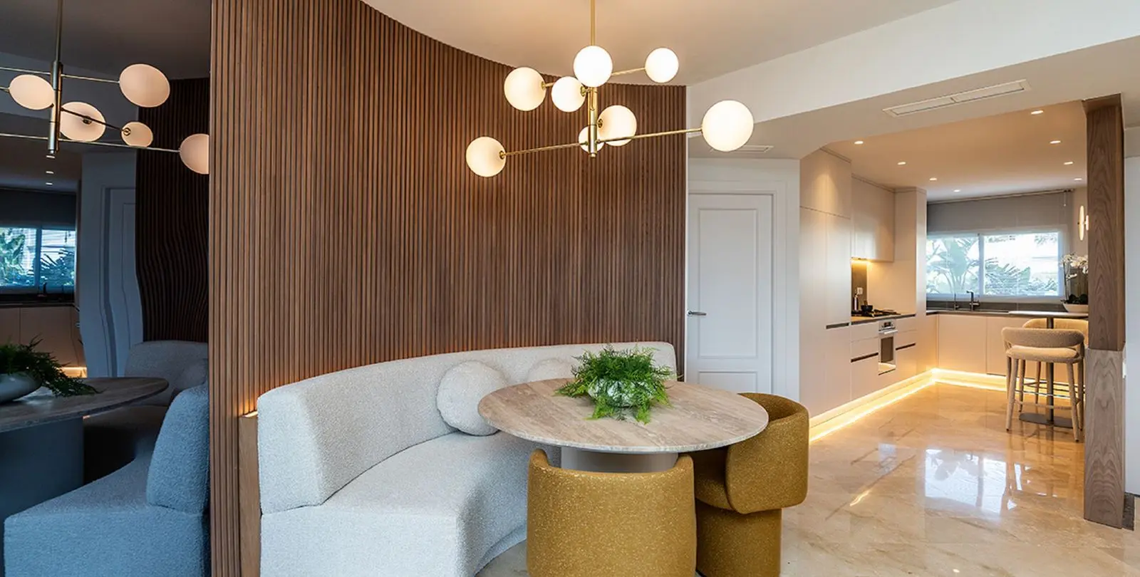 Venta de apartamento en planta media en Bel Air 10