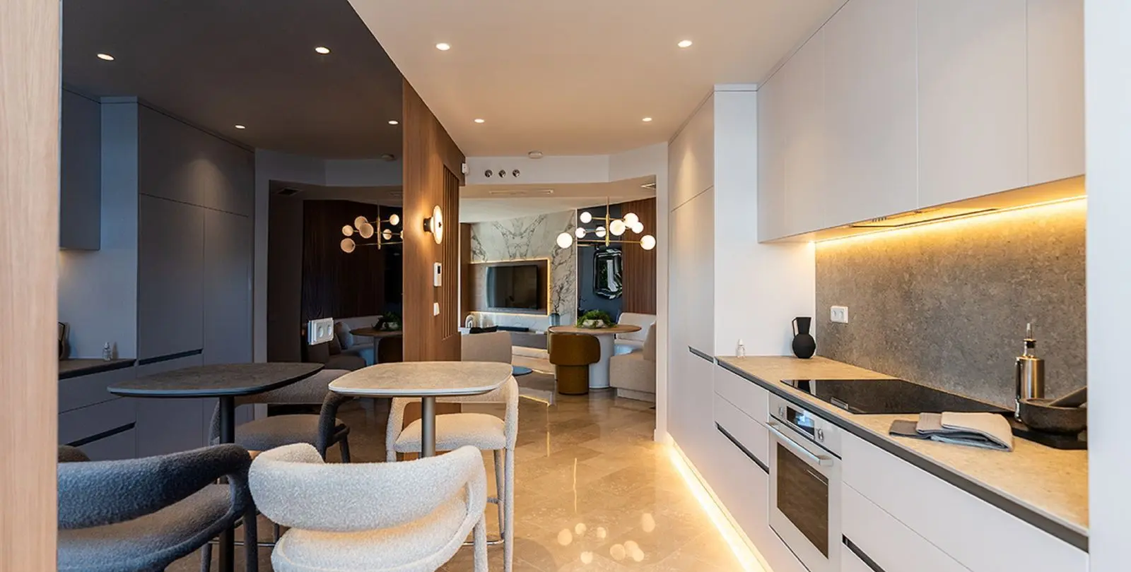 Venta de apartamento en planta media en Bel Air 16