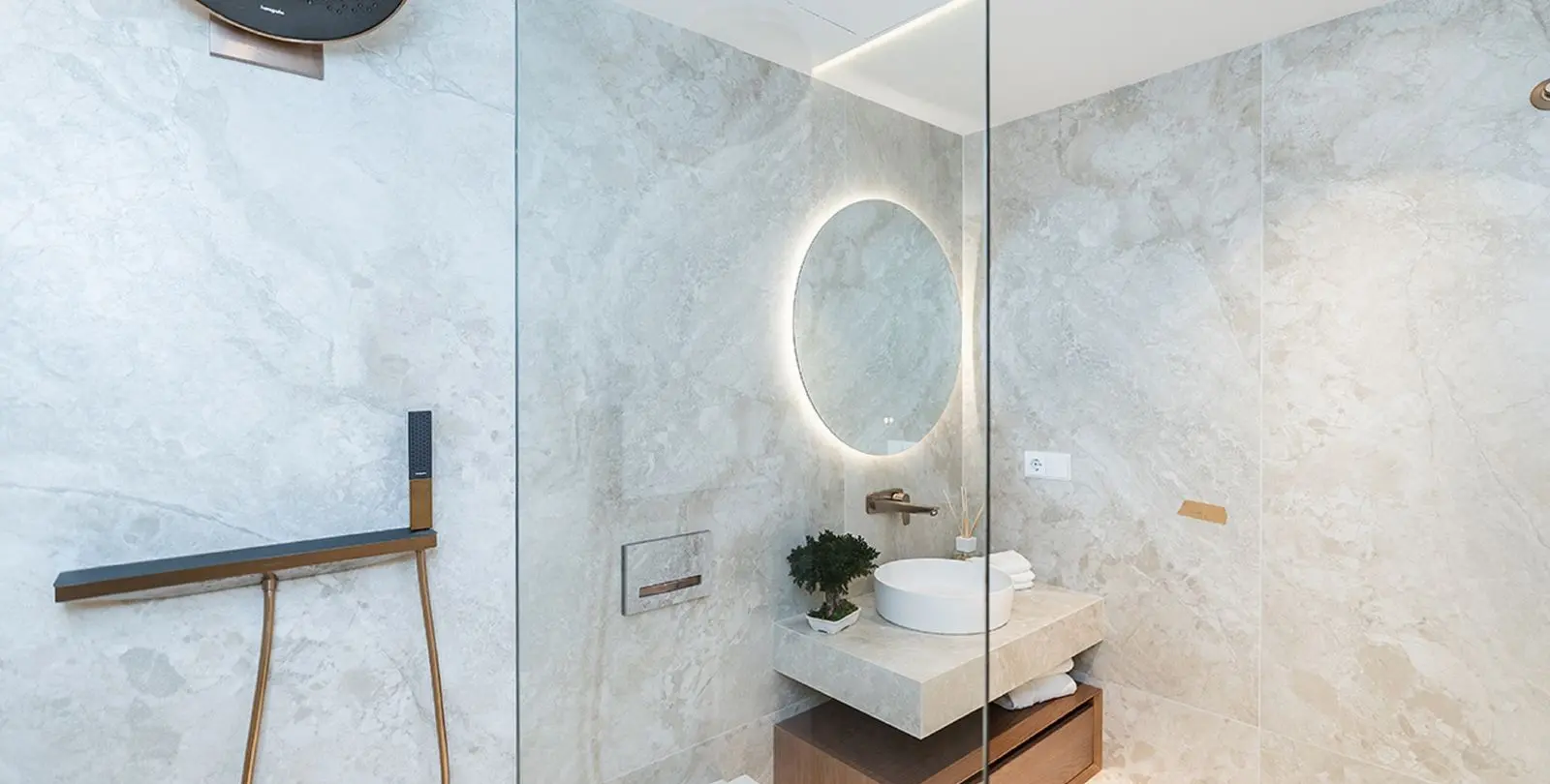 Venta de apartamento en planta media en Bel Air 21