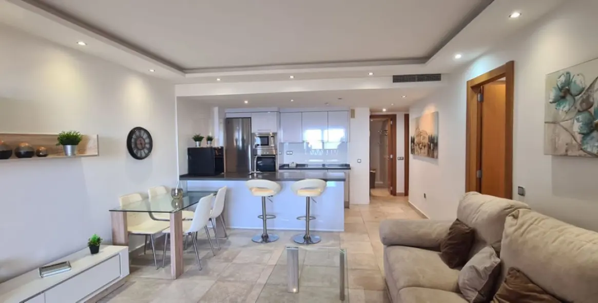 Sale of penthouse in Higueron 2