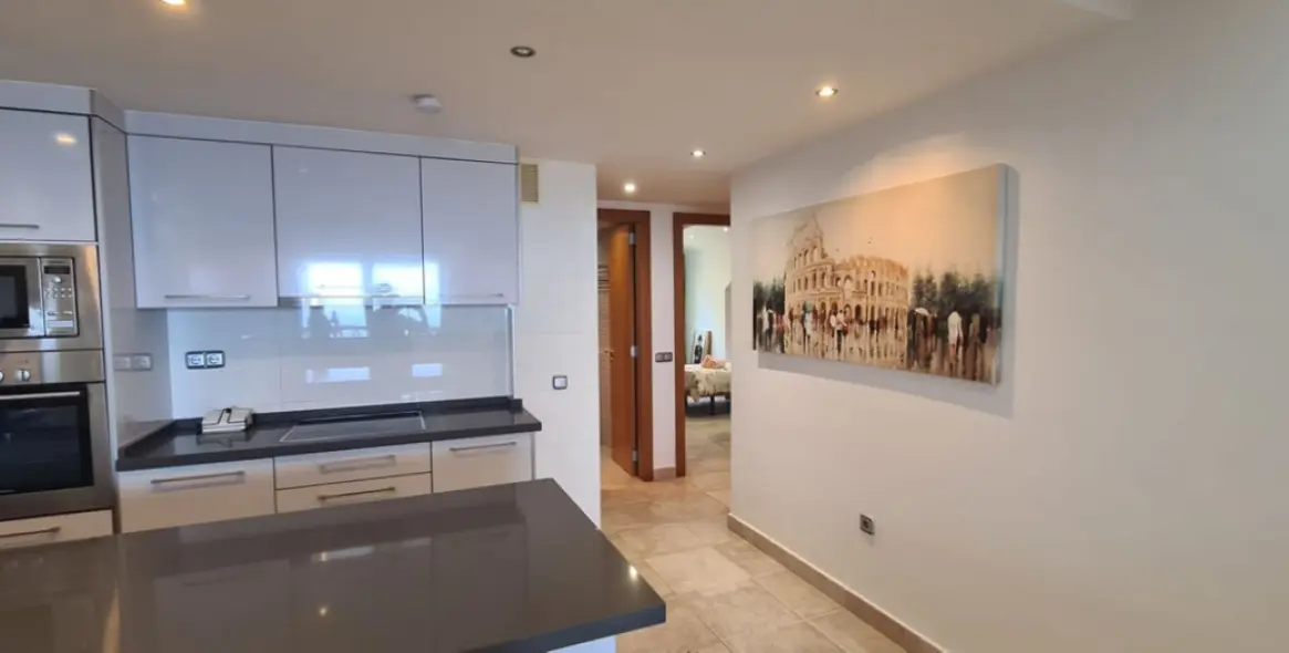 Sale of penthouse in Higueron 6