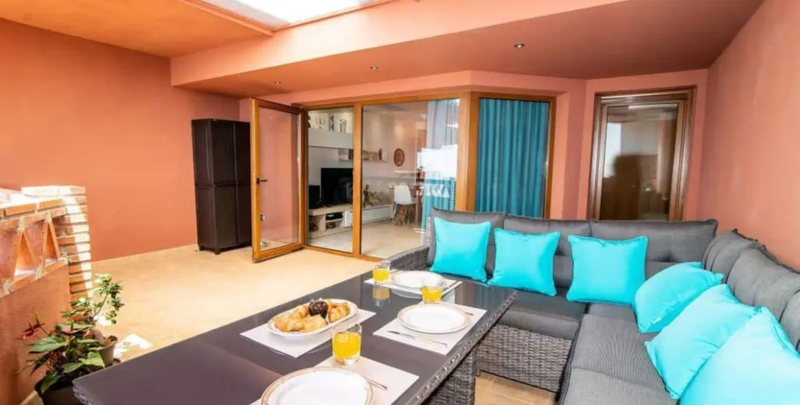 Sale of penthouse in Higueron 9