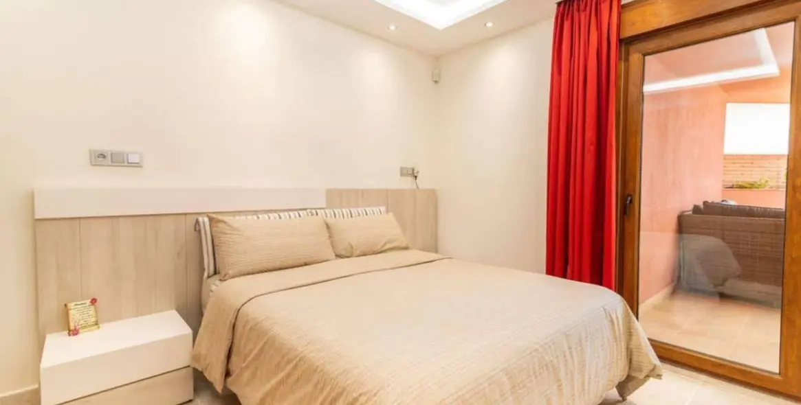 Sale of penthouse in Higueron 10