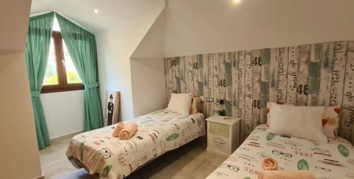 Sale of penthouse in Higueron 12