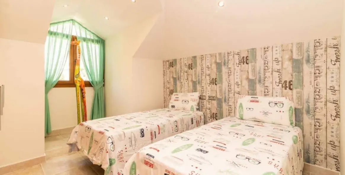 Sale of penthouse in Higueron 13
