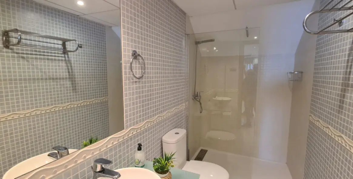 Sale of penthouse in Higueron 15
