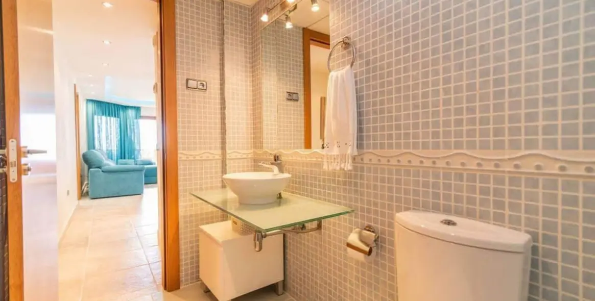 Sale of penthouse in Higueron 16