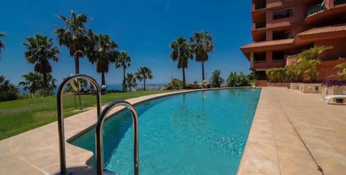 Sale of penthouse in Higueron 19