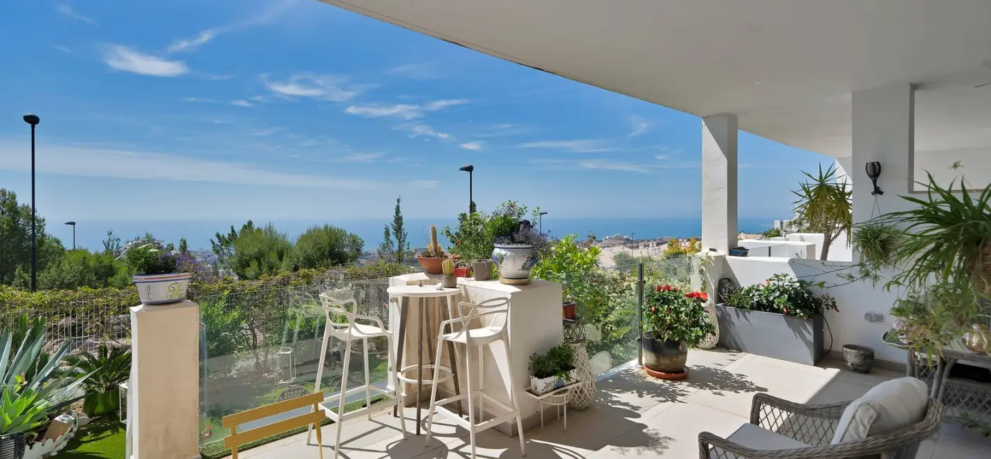 Sale of ground floor apartment in Benalmadena 1