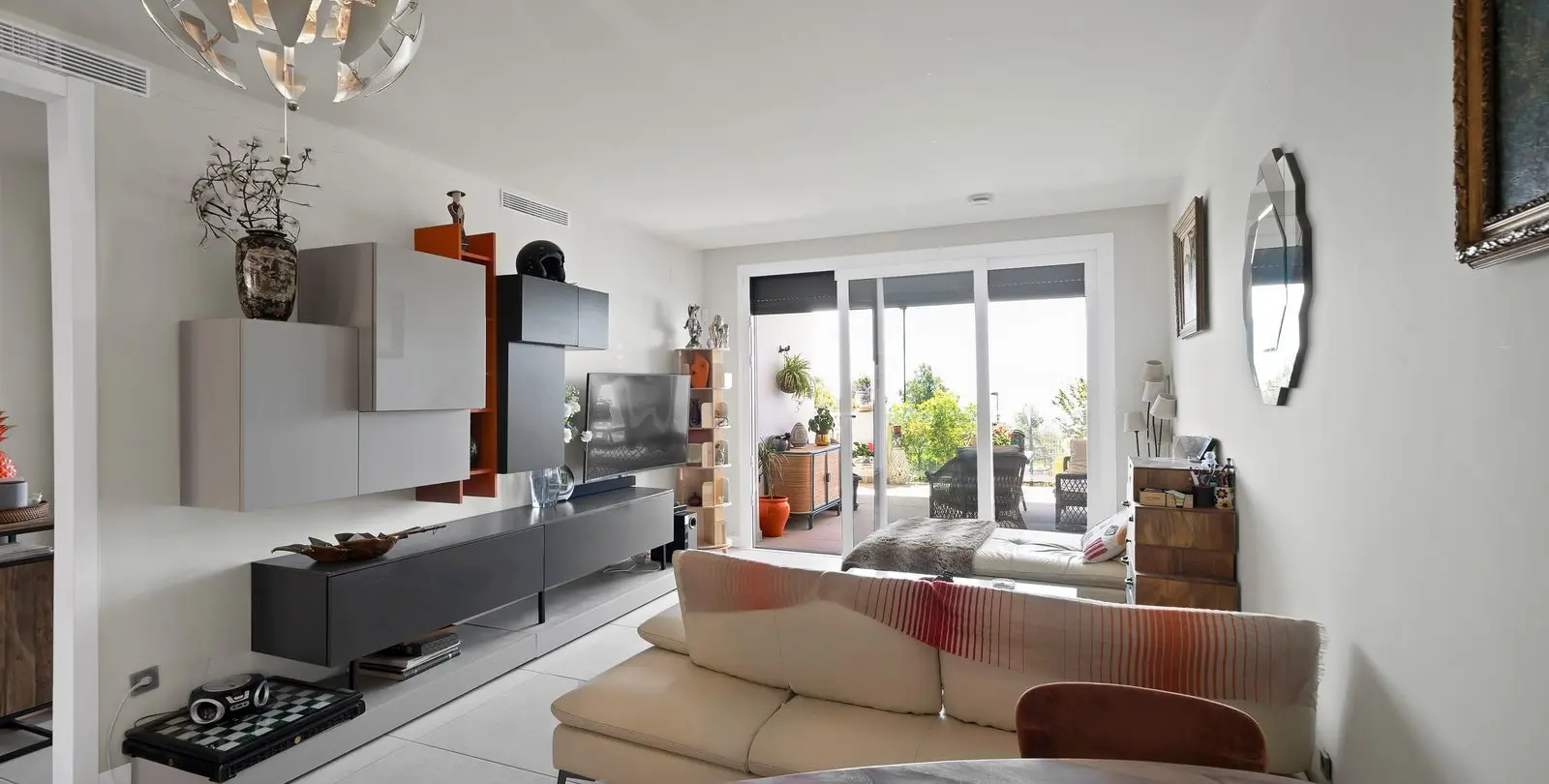 Sale of ground floor apartment in Benalmadena 11