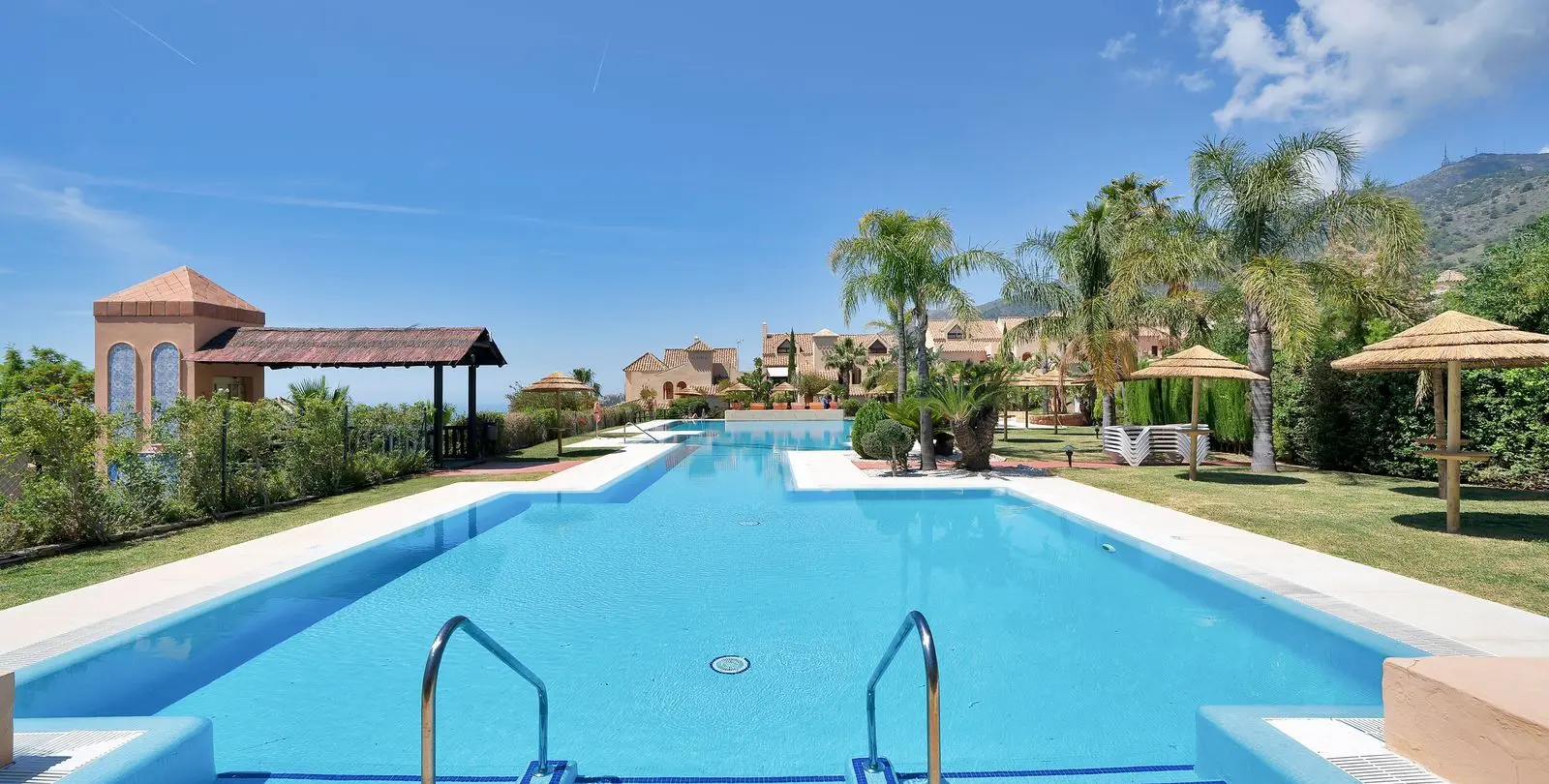 Sale of ground floor apartment in Benalmadena 25