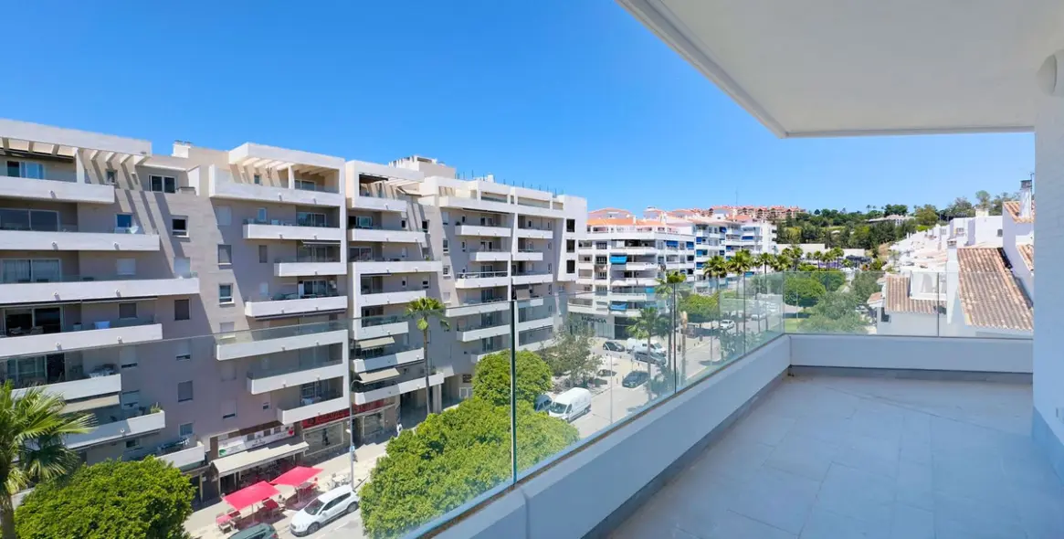 Sale of penthouse in Nueva Andalucía 2