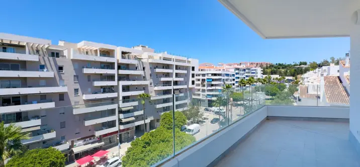 Sale of penthouse in Nueva Andalucía 1