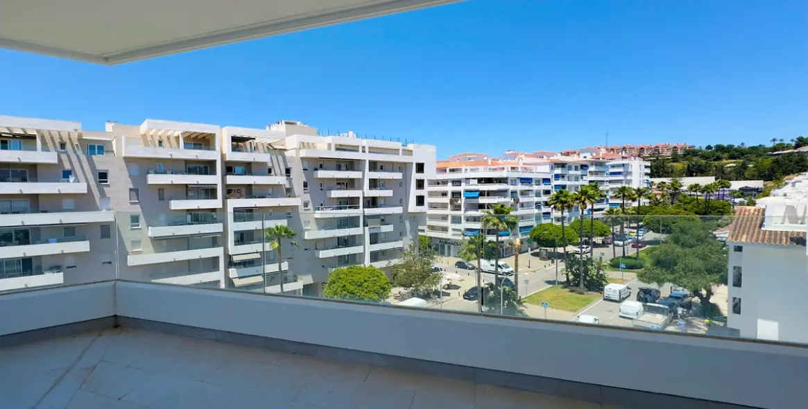 Sale of penthouse in Nueva Andalucía 3