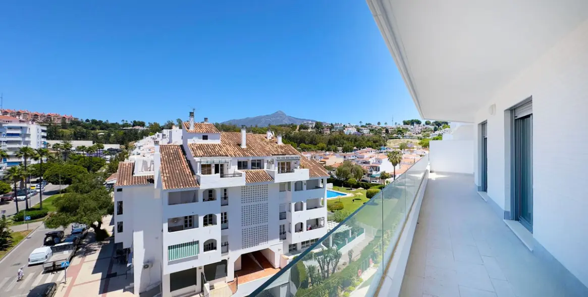 Sale of penthouse in Nueva Andalucía 4
