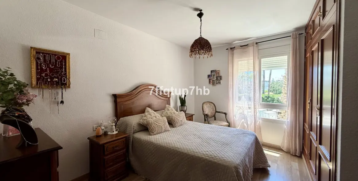 Продажа апартаментов на среднем этаже в Estepona 10
