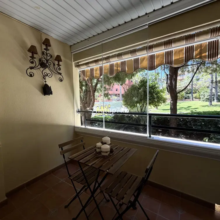 Sale of middle floor apartment in Estepona