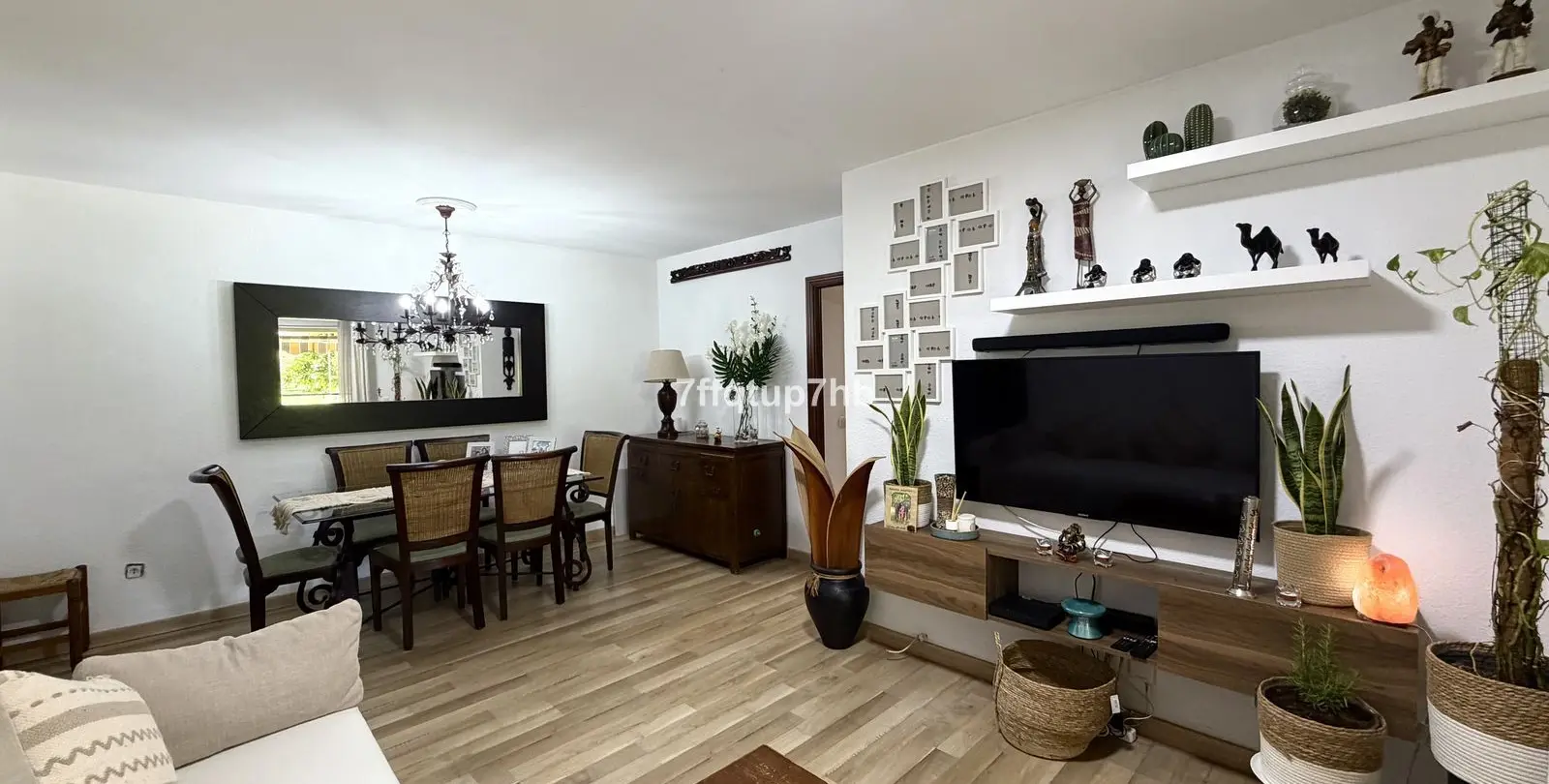 Venta de apartamento en planta media en Estepona 3