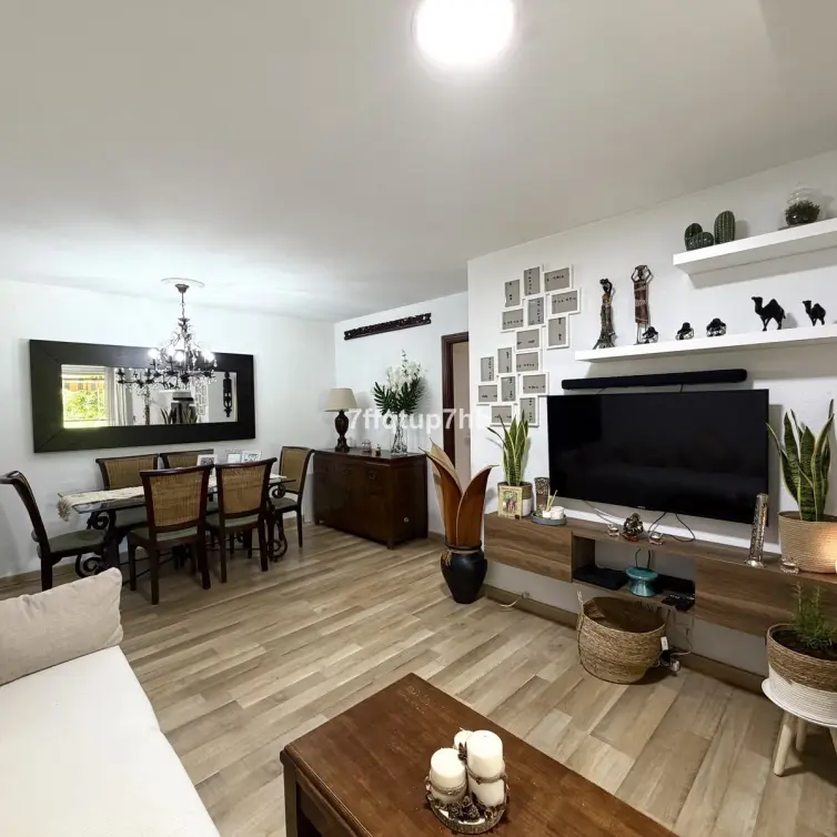 Sale of middle floor apartment in Estepona