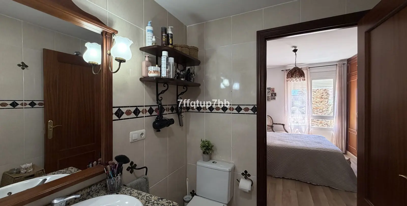Venta de apartamento en planta media en Estepona 12