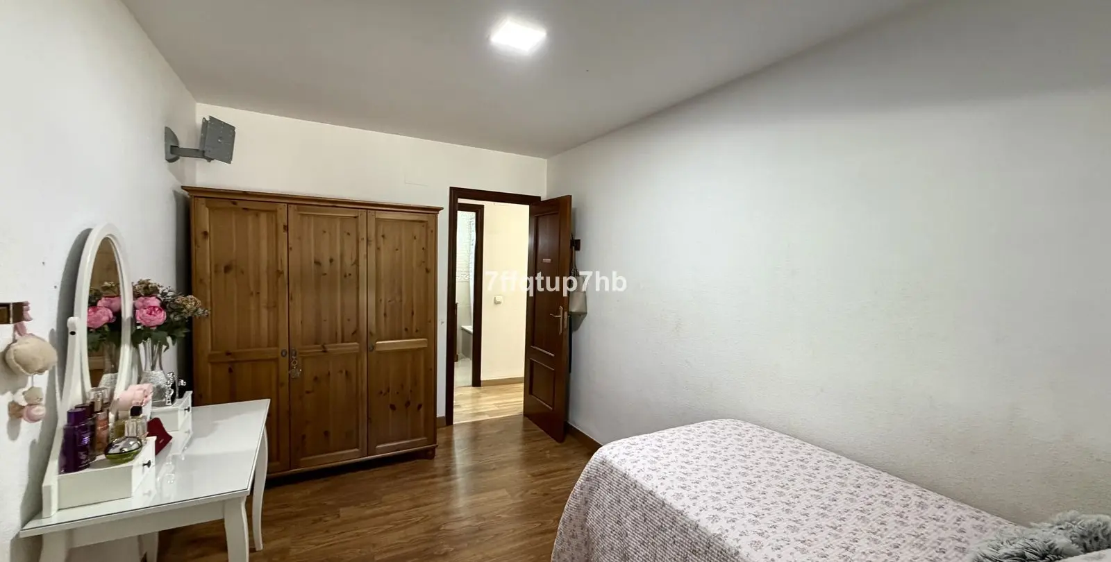 Venta de apartamento en planta media en Estepona 14