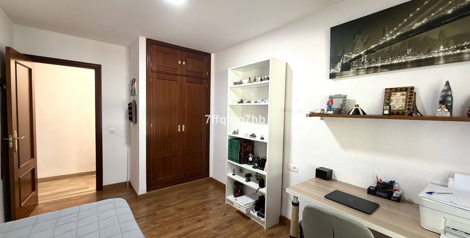 Venta de apartamento en planta media en Estepona 15