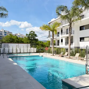 Venta de apartamento en planta media en Estepona