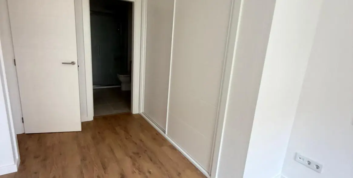 Venta de apartamento en planta media en Estepona 14
