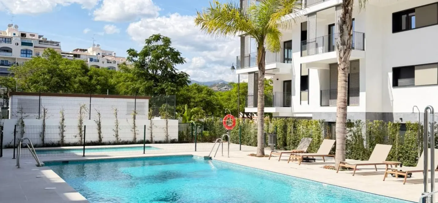 Продажа апартаментов на среднем этаже в Estepona 4