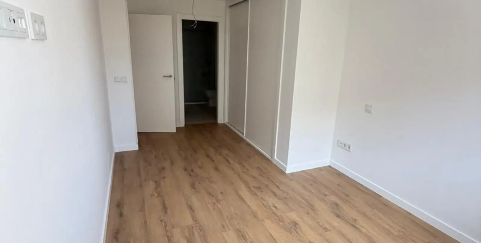 Продажа апартаментов на среднем этаже в Estepona 13
