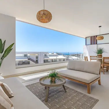 Sale of middle floor apartment in Fuengirola