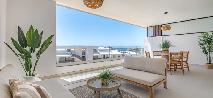 Sale of middle floor apartment in Fuengirola 0