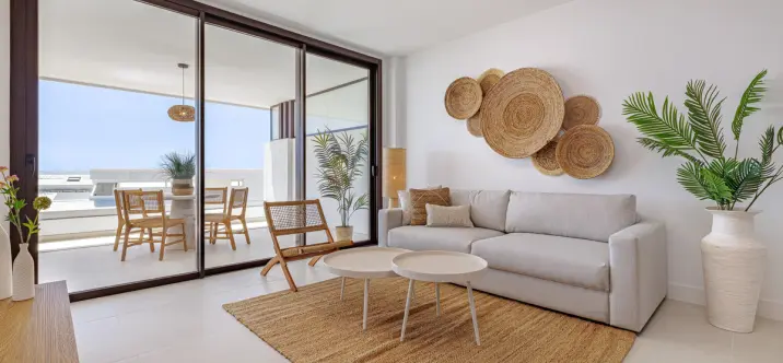 Sale of middle floor apartment in Fuengirola 1