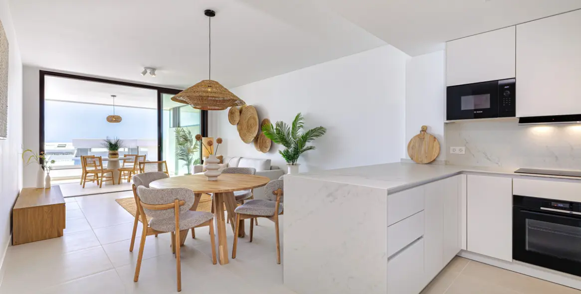 Sale of middle floor apartment in Fuengirola 4