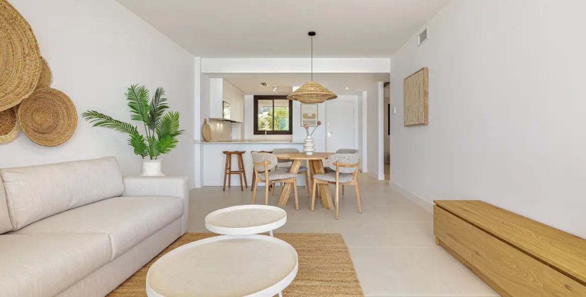 Sale of middle floor apartment in Fuengirola 9