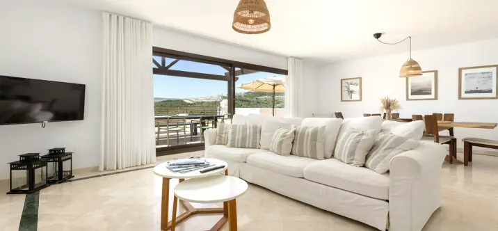 Sale of penthouse in Casares 1
