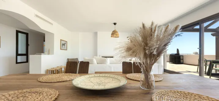 Sale of penthouse in Casares 3