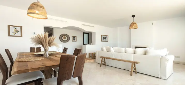 Sale of penthouse in Casares 4