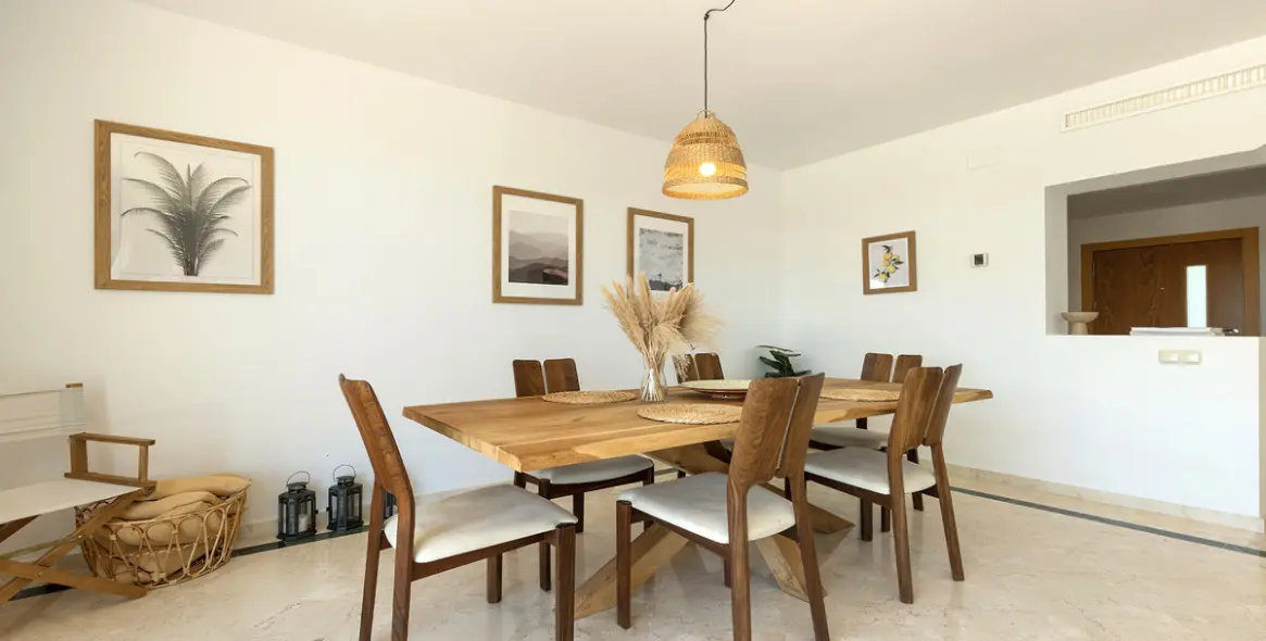 Sale of penthouse in Casares 7