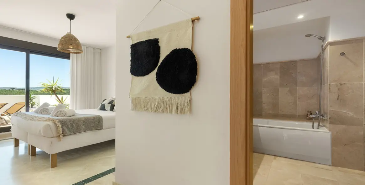 Sale of penthouse in Casares 14