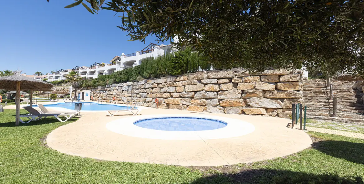 Sale of penthouse in Casares 23