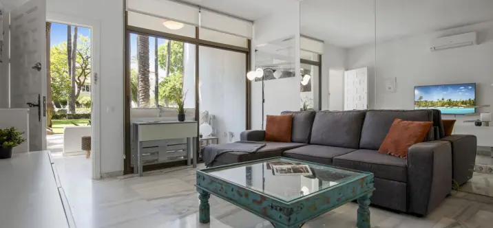 Sale of ground floor apartment in Puerto Banús 4