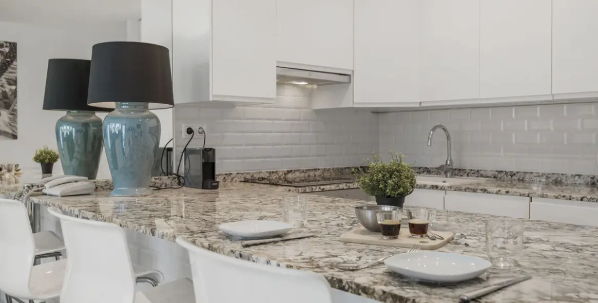 Sale of ground floor apartment in Puerto Banús 8