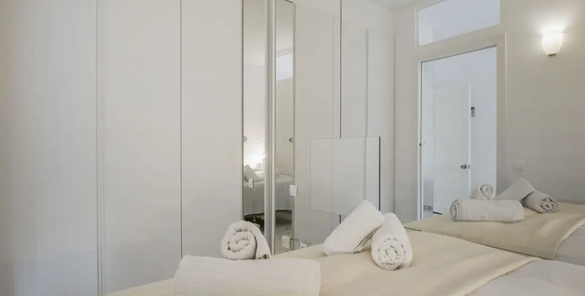Sale of ground floor apartment in Puerto Banús 16