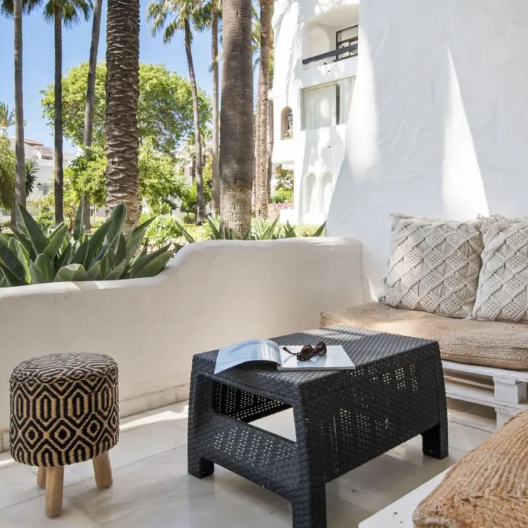 Sale of ground floor apartment in Puerto Banús