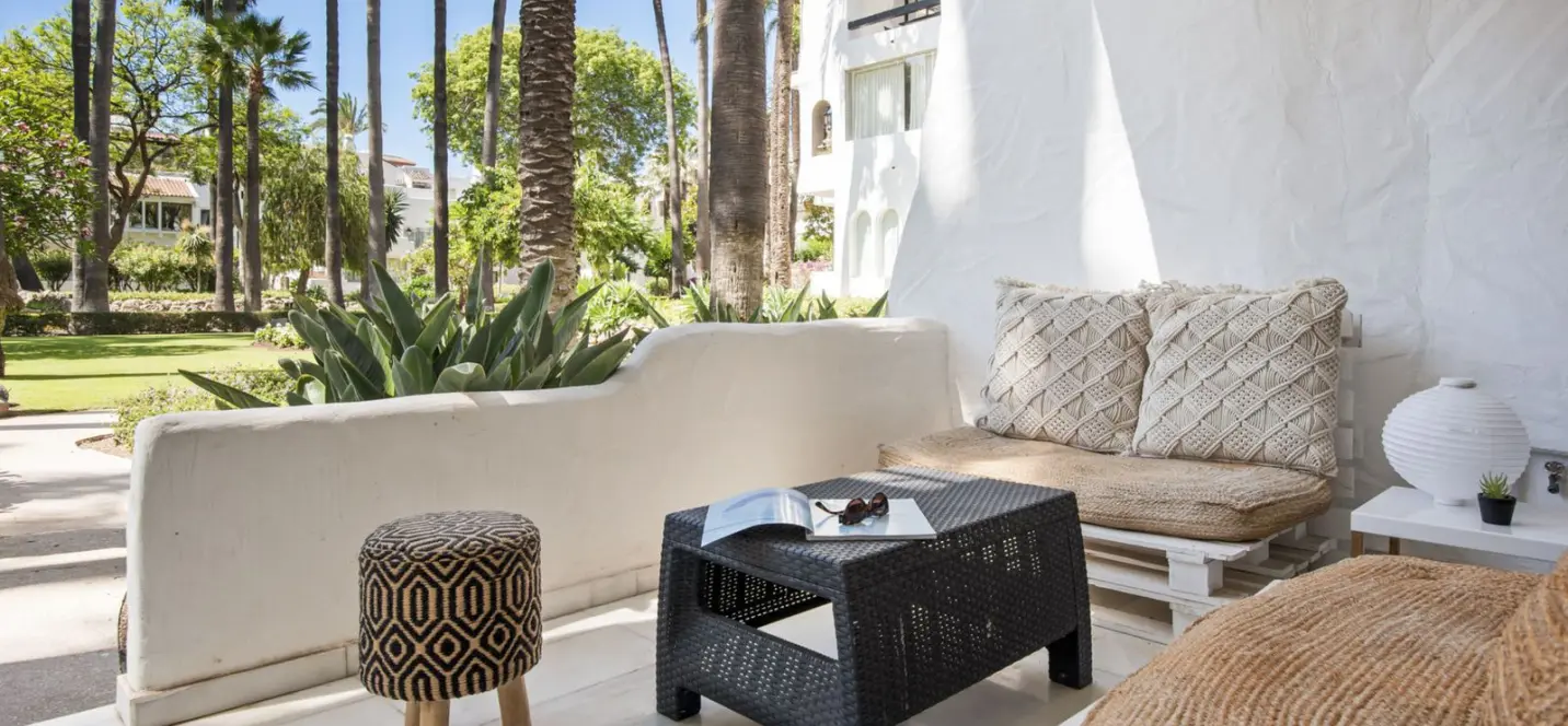 Sale of ground floor apartment in Puerto Banús 0